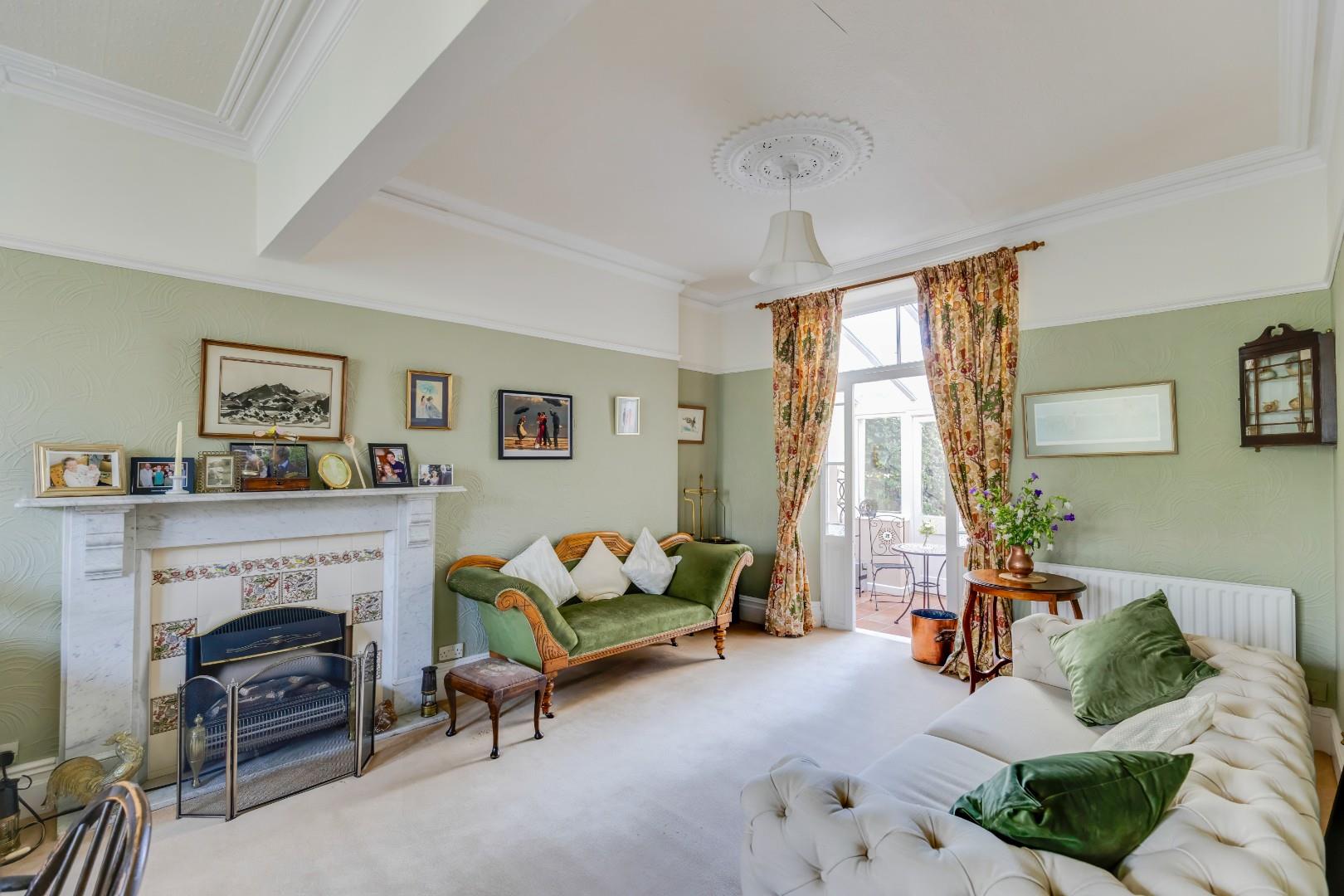 3 Church Avenue, Penarth, CF64 1AZ